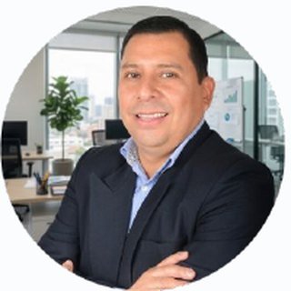 Jose Olivas, Jefe de Contabilidad